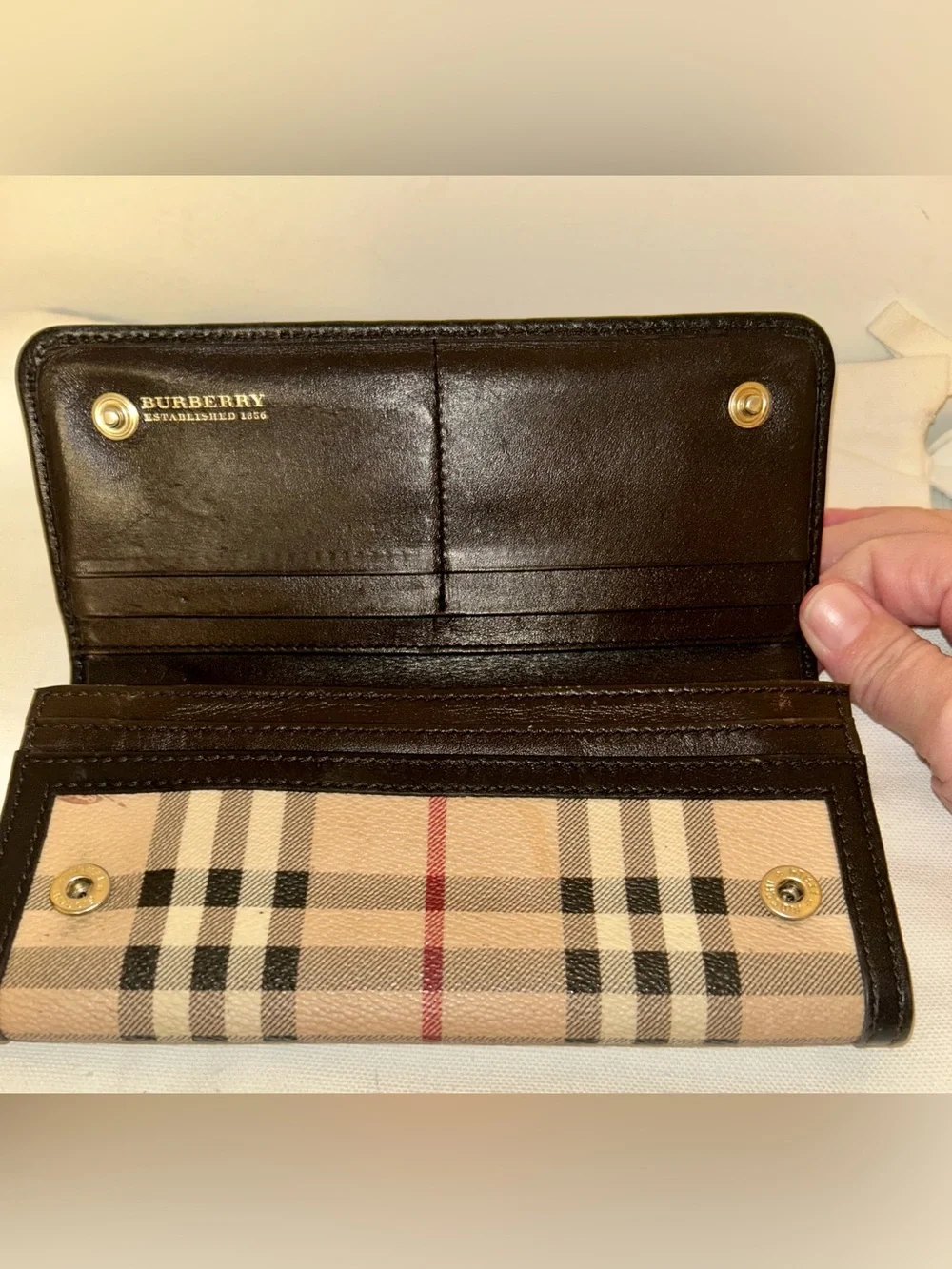Burberry Beige Plaid Wallet with Black Trim and Gold Accents - Picture 3 of 8